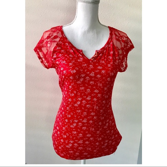 VENUS Tops - Venus Lace Sleeve Floral TOP Red M